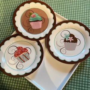 Trisa Small Plates set of 3 w/coord. colors🧁 Priced f/minor paint flaw on edge